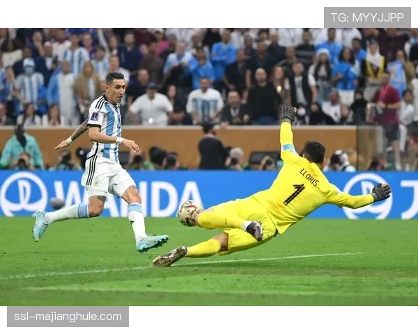 社论:VAR回看长耗时,是否在扼杀足球比赛转换的突发美感? 社论:VAR回看长耗时,是否在扼杀足球比赛转换的突发美感?